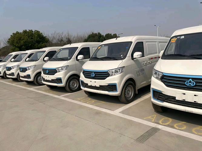 可租可买新能源面包车货车｜麦动未来新能源汽车租赁